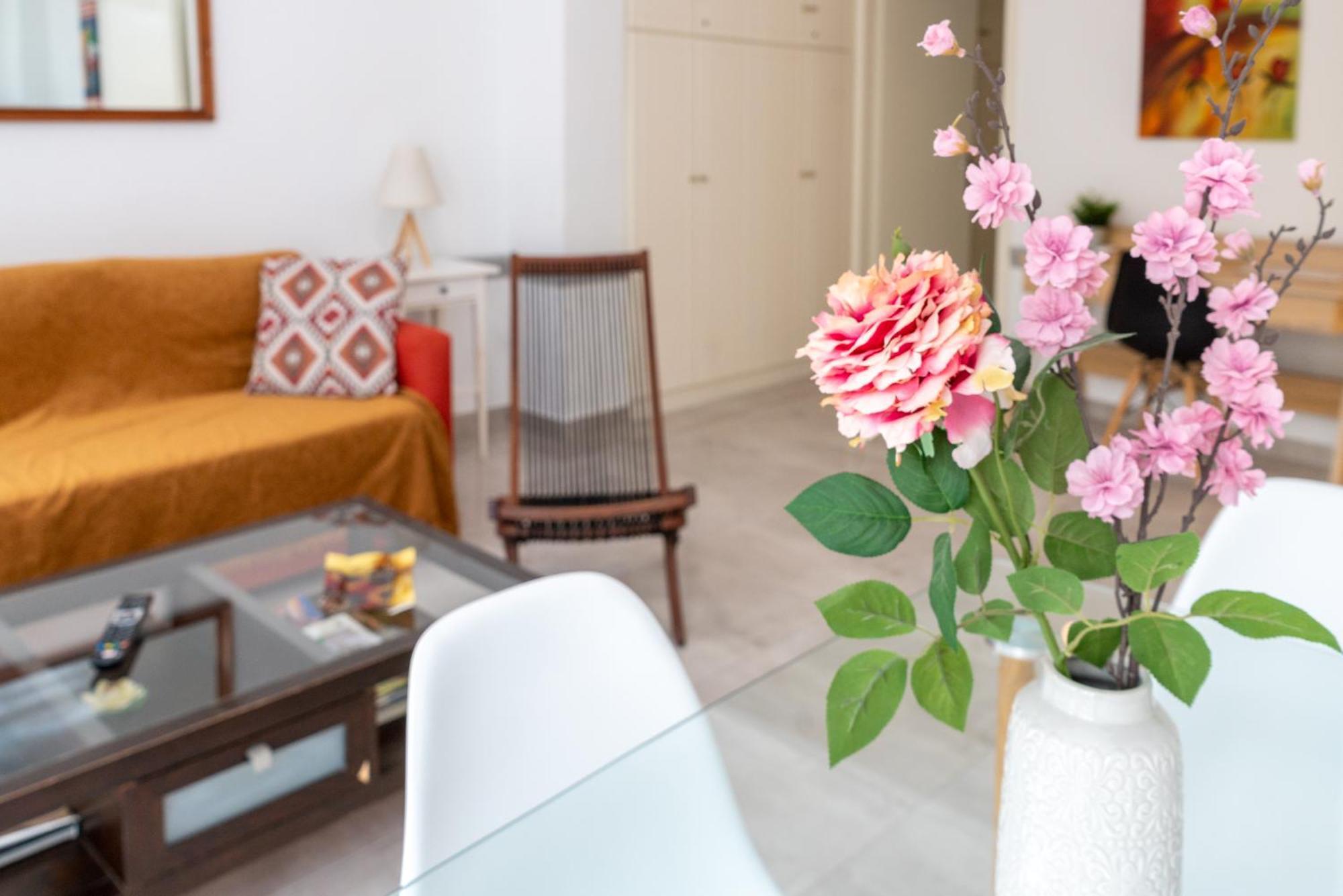 Psiri Gem From In Vivo Apartments- Spacious 1St Floor Apartment With Balcony In Athens' Historic Center Luaran gambar