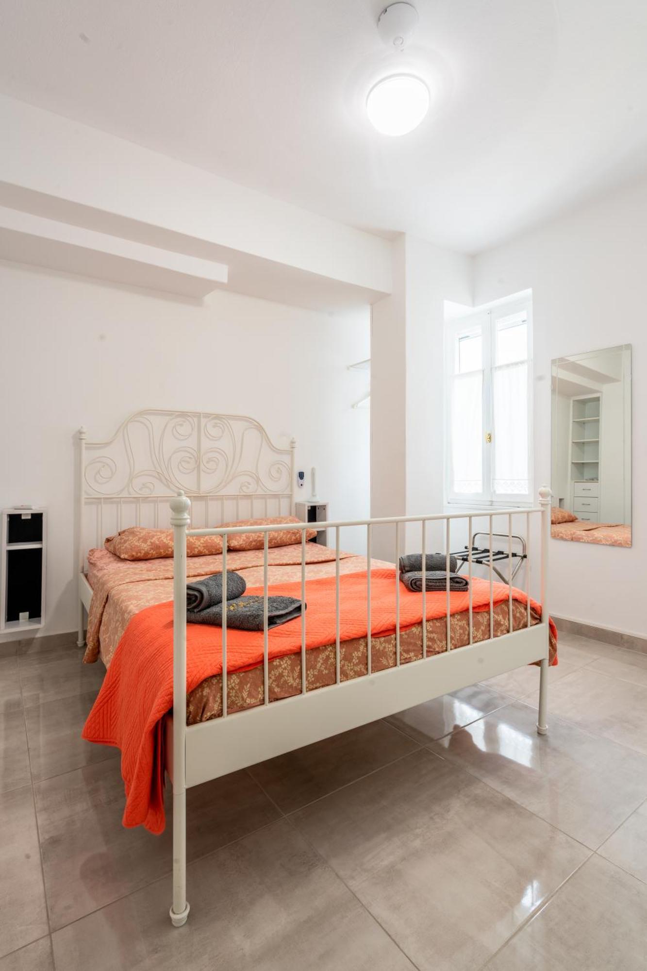 Psiri Gem From In Vivo Apartments- Spacious 1St Floor Apartment With Balcony In Athens' Historic Center Luaran gambar