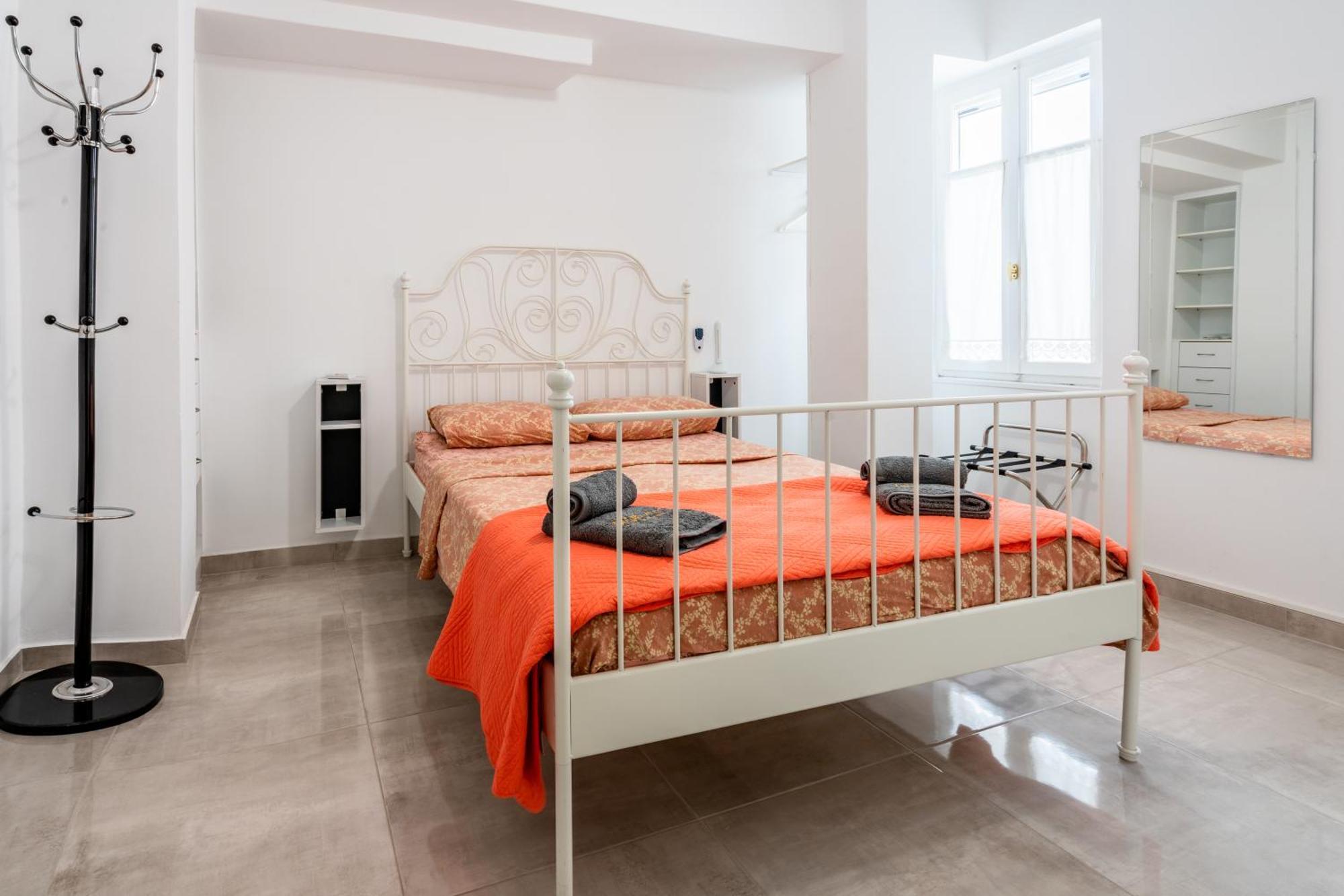 Psiri Gem From In Vivo Apartments- Spacious 1St Floor Apartment With Balcony In Athens' Historic Center Luaran gambar